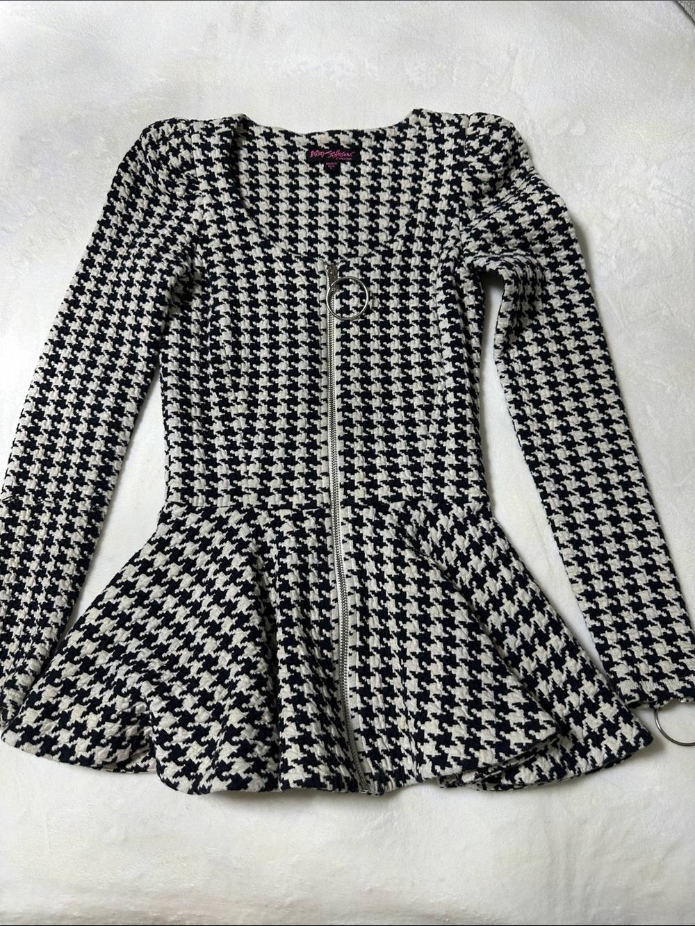 Couture Betsy Johnson collection jacket like top